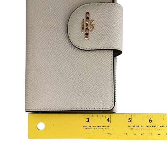 Coach Phone Wallet in Chalk Wristlet Excellent Condition! - Picture 14 of 14